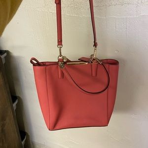 ADORABLE BASICALLY NEW COACH PURSE